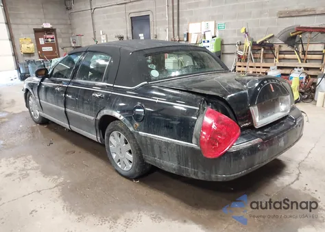 2004 Lincoln Town Car Ultimate из США, поврежденный, VIN 1LNHM83W14Y662436